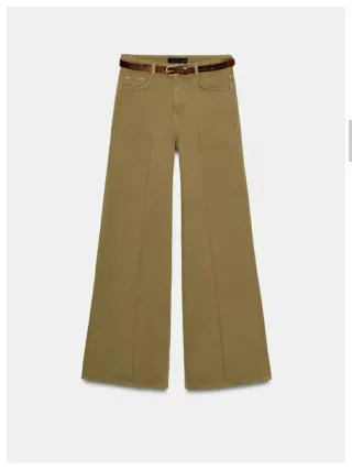 Pantalón ancho beige con cinturón