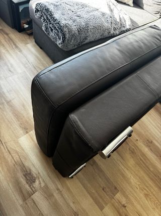 Puff reposapiés piel marrón cuadrado