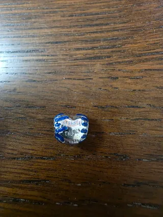 Abalorio Plata Corazón Stranger Things.