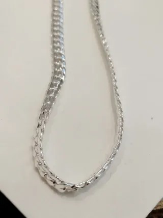 Cadena de plata diseño hombre