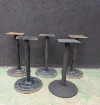 11 Pies de Mesa Metálicos