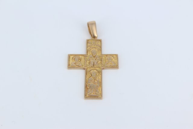 Cruz Apóstoles de Oro 18k, 4,42gr. Ref. G-101.