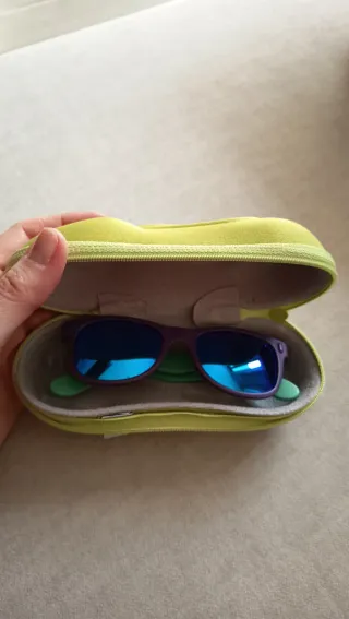 Gafas de sol Polaroid niño/a con estuche protector