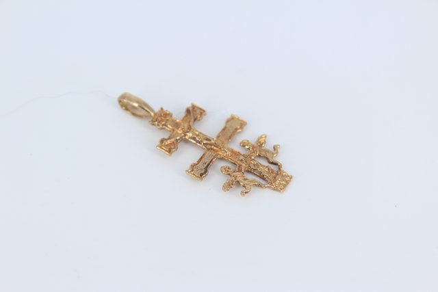 Cruz Caravaca XL de Oro 18k, 2,36gr. Ref. G-105.