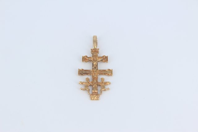 Cruz Caravaca XL de Oro 18k, 2,36gr. Ref. G-105.
