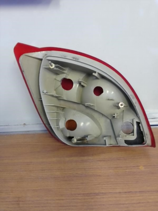 Piloto trasero derecho Ford Fiesta IV - V