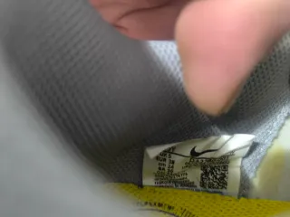 Zapatos de fútbol Nike Phantom plateados