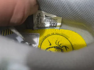 Zapatos de fútbol Nike Phantom plateados