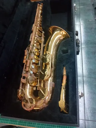 Saxo Júpiter Tenor Dorado