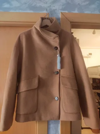 Abrigo corto Mango mujer, nuevo con etiqueta