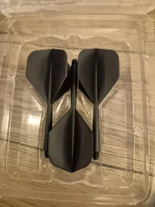 Set aste e alette integrate per freccette