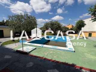 Casa pareada en venta en Montequinto en Dos Hermanas