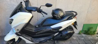 Yamaha NMAX 125 Blanca 14.000 kilómetros