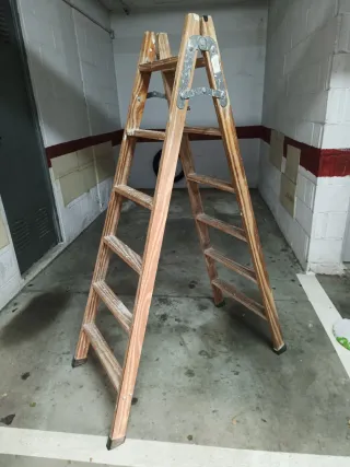 Escalera de madera profesional