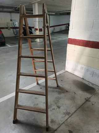 Escalera de madera profesional