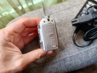 Camara sony dsc p100