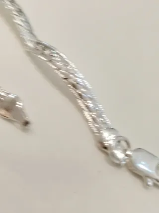 Pulsera de plata con diseño