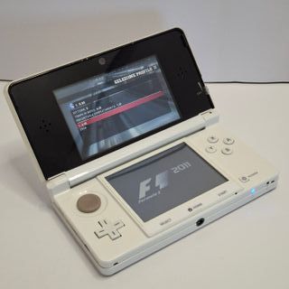 Nintendo3DS White + Custodia