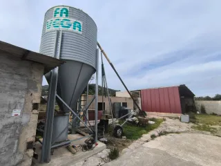 VENTA DE GRANJA A REFORMAR CON VIVIENDA EN AMPOSTA