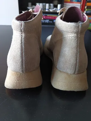 Botines ante beige poco uso. Ver fotos de interior
