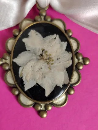 Broche vintage flor seca y lazo