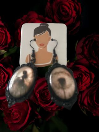 Pendientes góticos con diseño de flor