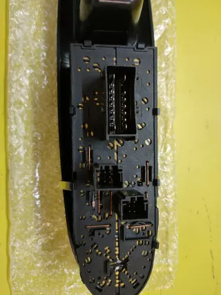 BOTONERA ELEVALUNAS PEUGEOT 406 BERLINA 8B X2 BOT