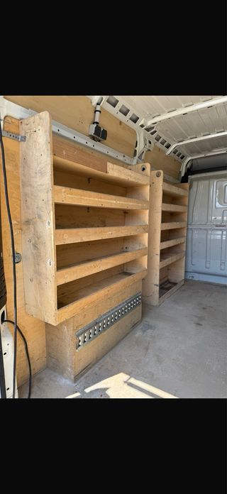 Estantería madera furgoneta