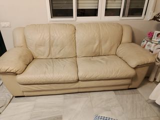 2 Sofás de piel 2 plazas y un sillon confort