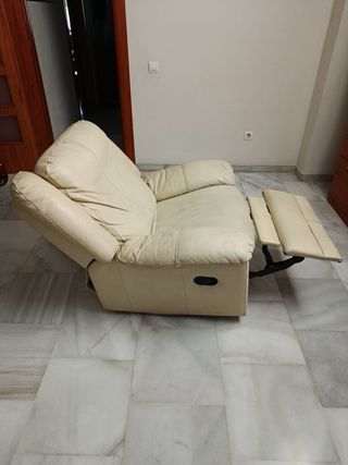 2 Sofás de piel 2 plazas y un sillon confort
