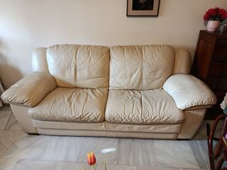 2 Sofás de piel 2 plazas y un sillon confort