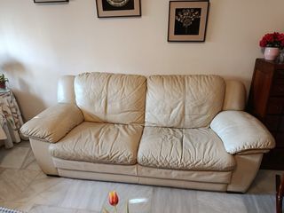 2 Sofás de piel 2 plazas y un sillon confort