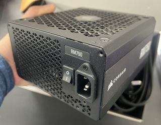 Fuente Corsair RM750 80 Plus Gold Modular