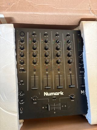 Mesa de mezclas Numark M6 USB