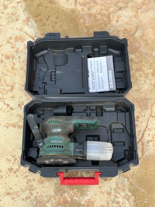 Lijadora Excéntrica Parkside 20V + Accesorios