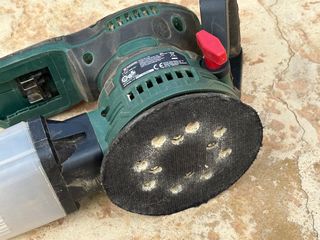 Lijadora Excéntrica Parkside 20V + Accesorios