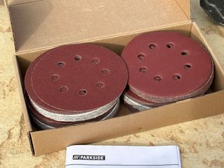 Lijadora Excéntrica Parkside 20V + Accesorios