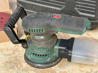 Lijadora Excéntrica Parkside 20V + Accesorios