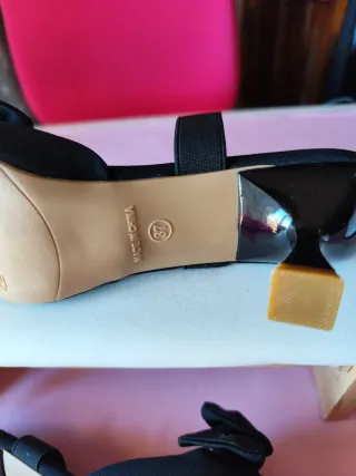 Zapatos negros con lazo