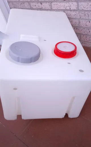 DEPÓSITO DE AGUA PARA CARAVANA O AUTOCARAVANA