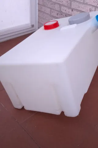 DEPÓSITO DE AGUA PARA CARAVANA O AUTOCARAVANA