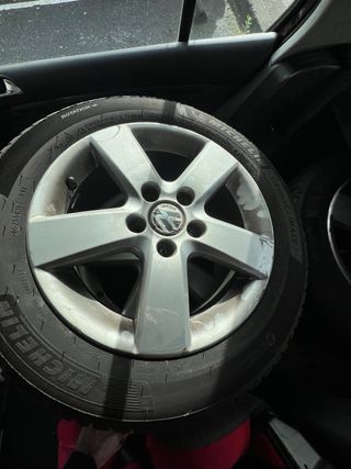 Juego 4 Llantas + Neumáticos 205/55 R16