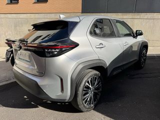 TOYOTA YARIS CROSS Style Plus Gris Ágata