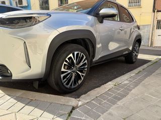 TOYOTA YARIS CROSS Style Plus Gris Ágata