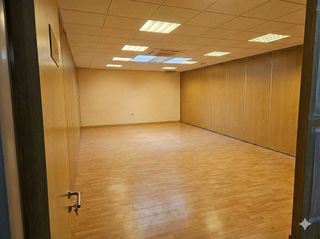 Local comercial en alquiler en Hermanos Falcó - Sepulcro Bolera en Albacete