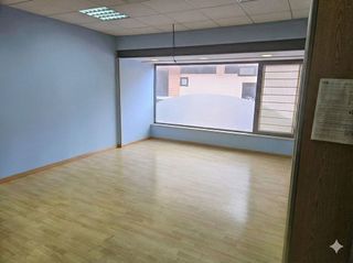 Local comercial en alquiler en Hermanos Falcó - Sepulcro Bolera en Albacete