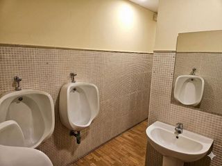 Local comercial en alquiler en Hermanos Falcó - Sepulcro Bolera en Albacete