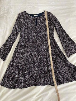 Vestido floral azul marino manga larga