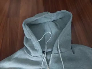 Fato de treino cinzento com fecho