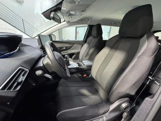 PEUGEOT 5.008 1.5HDI 130CV